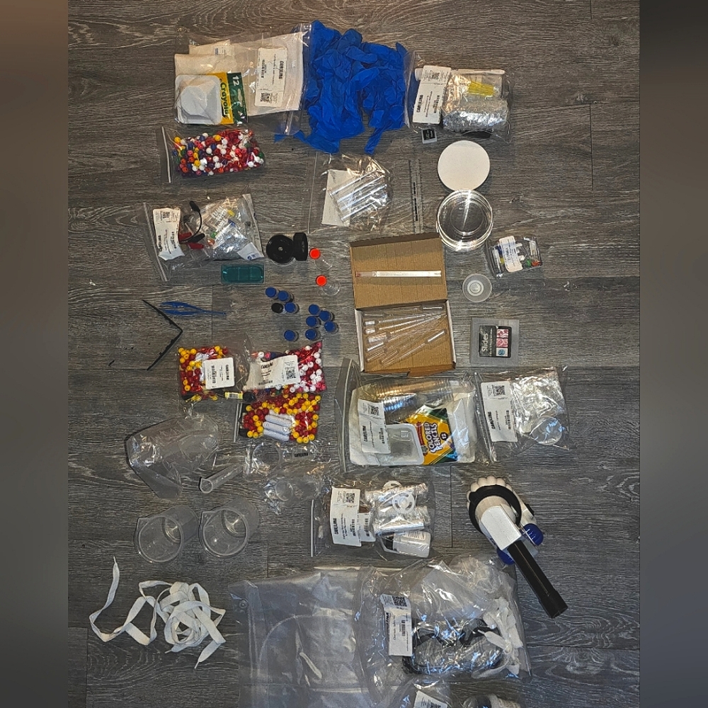 Full science kit for experiments with specimens